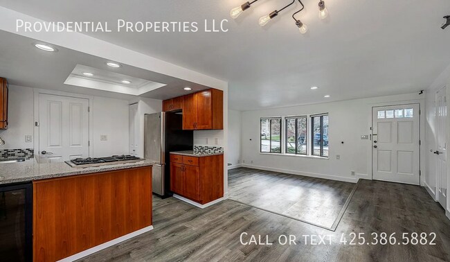 Building Photo - 10932 NE 60th St