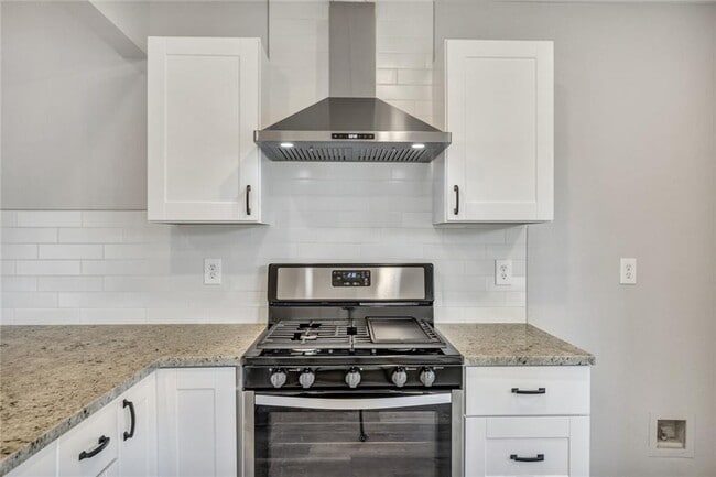 Building Photo - 16804 Pocono Dr