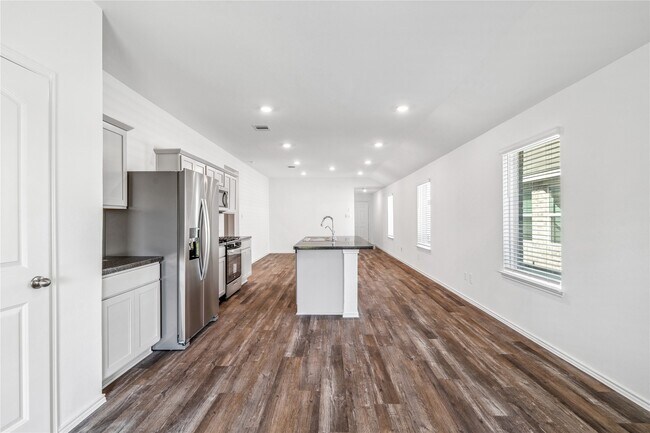 Building Photo - 5930 Hampton Vly Dr