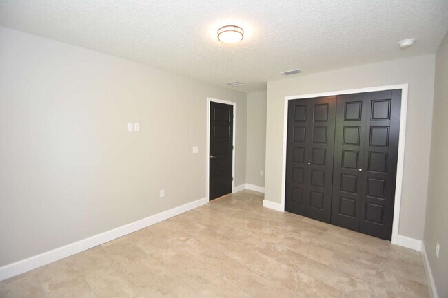 Building Photo - 86 Laramie Dr
