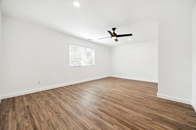 Building Photo - 1311 Warrington Dr