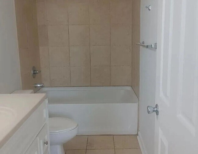 Building Photo - 595 Wedgewood Dr