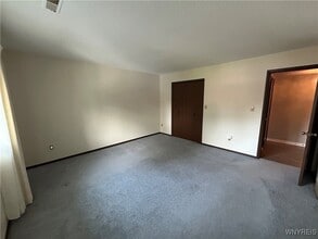 Building Photo - 186 Peppertree Dr