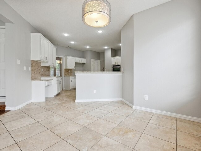 Building Photo - 205 Bayou Ct