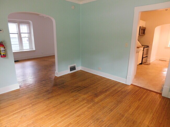 Full dining room - 1215 W Lovell St