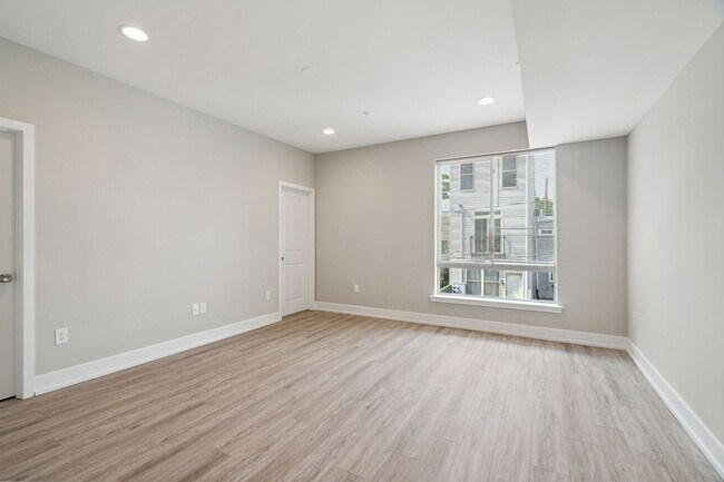 Building Photo - 2612 Annin St