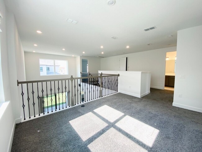 Building Photo - Winter Park  home in a Gated Community