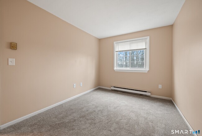 Building Photo - 92 Cynthia Ln