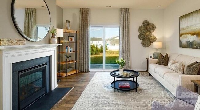 Building Photo - 1720 Vanderlyn St