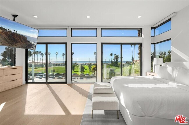 Building Photo - 6730 Esplanade