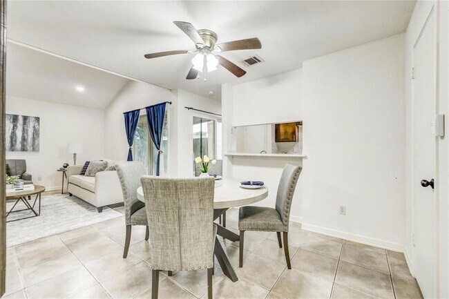 Building Photo - 10326 Bridgeland Ln