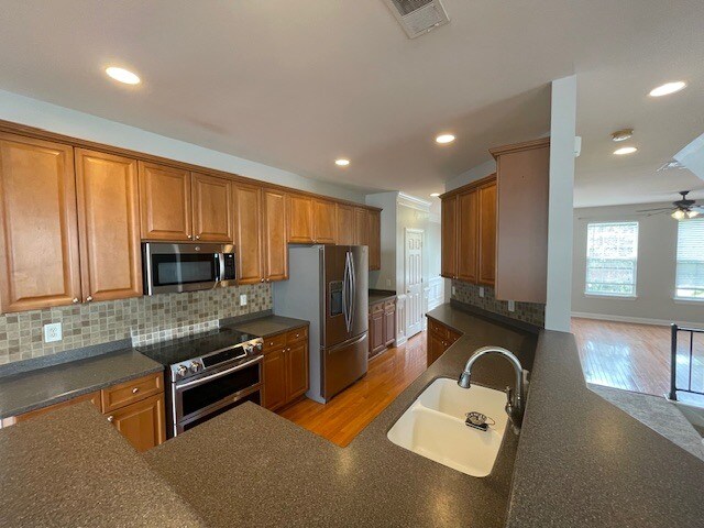 Building Photo - 9301 Sweetbay Ct