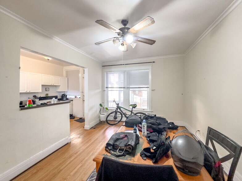 Building Photo - 935 Judson Ave