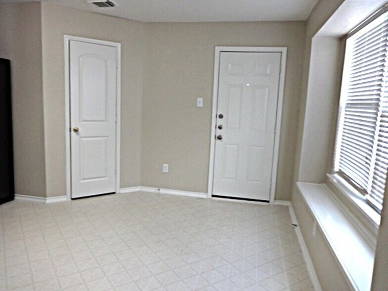 Building Photo - 9514 Narnia Springs Ct