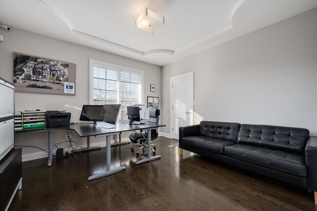 Building Photo - 5126 N Mission Dr
