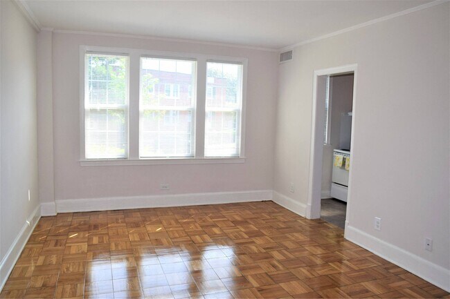 Building Photo - Colonial Village West