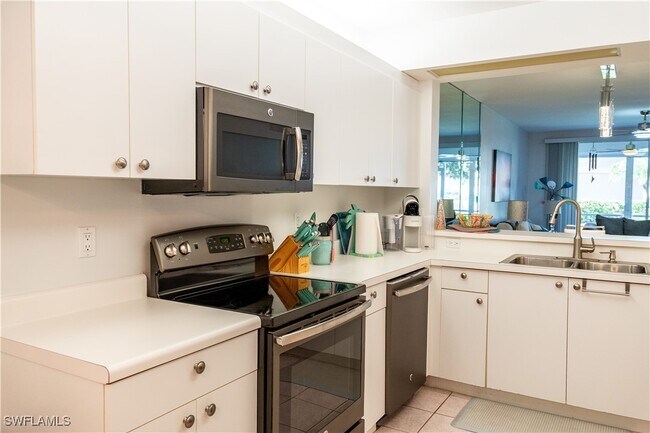 Building Photo - 2526 Orchid Bay Dr