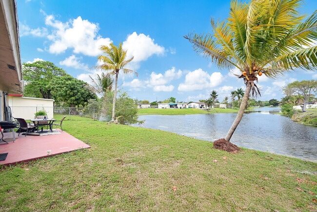 Building Photo - 6542 NW 24th Ct