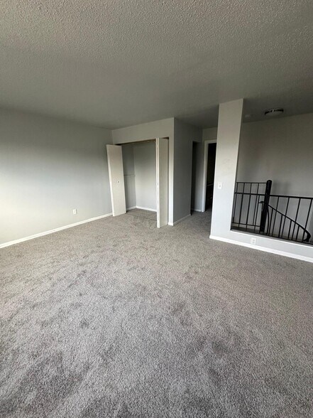 Building Photo - 7182 72nd Ln N