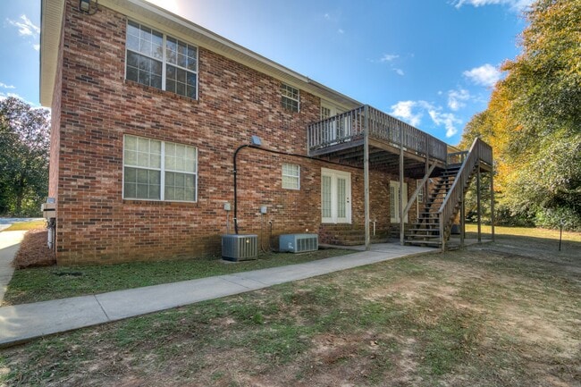 Building Photo - 1117 Fairlane Dr