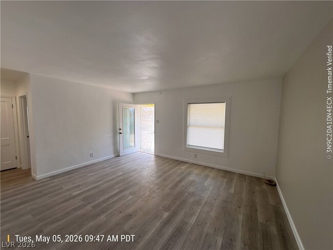 Building Photo - 404 Bonanza Way