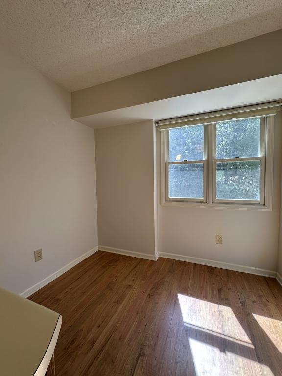 Building Photo - 14 Willow Tree Run