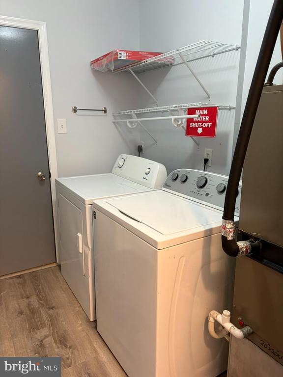 Building Photo - 424 Crisfield Dr