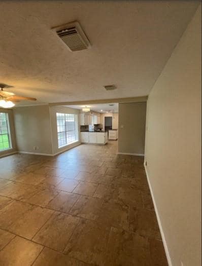 Building Photo - 2502 Fairwind Dr