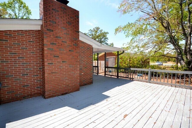Building Photo - 23 Beauregard Dr