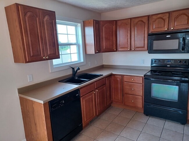 Building Photo - 365 Tall Oak Blvd NW