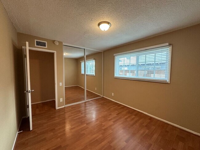 Building Photo - Stunning 5 bedroom tree lined cul-de-sac street in West Hills