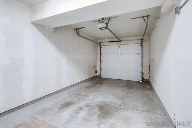 Building Photo - 12079 Tivoli Park Row