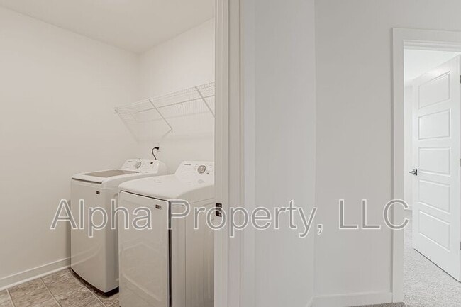 Building Photo - 1218 Westgate Vlg Dr