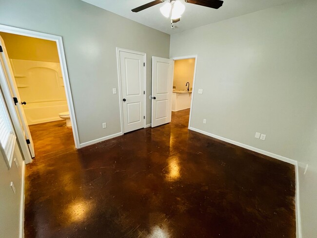 Building Photo - 2BD/2BA FOR RENT