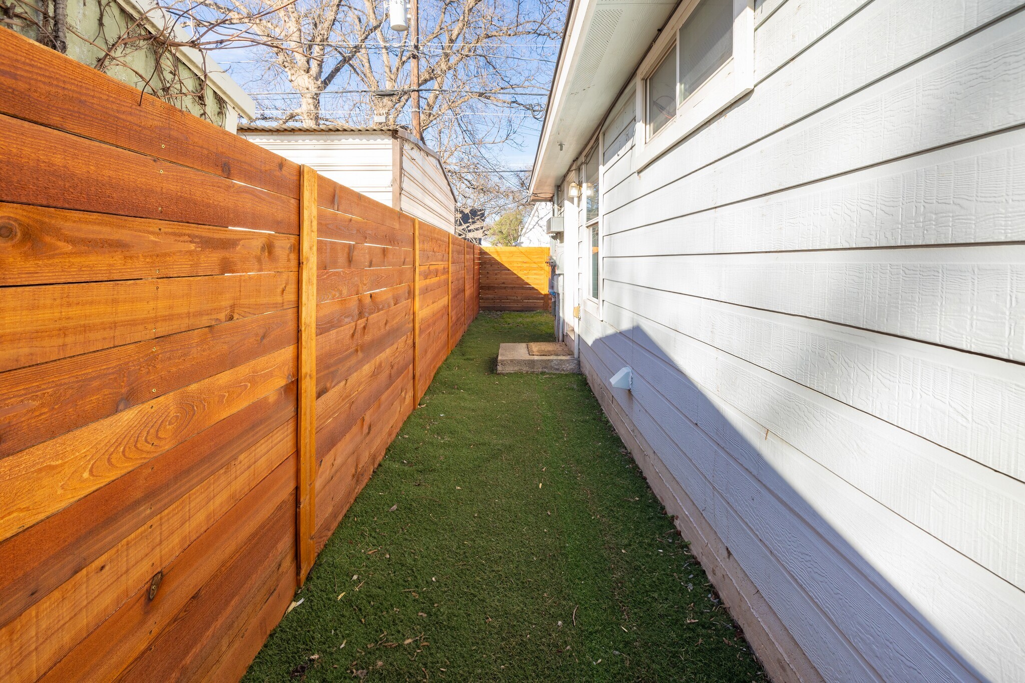 Building Photo - 2210 Holly St