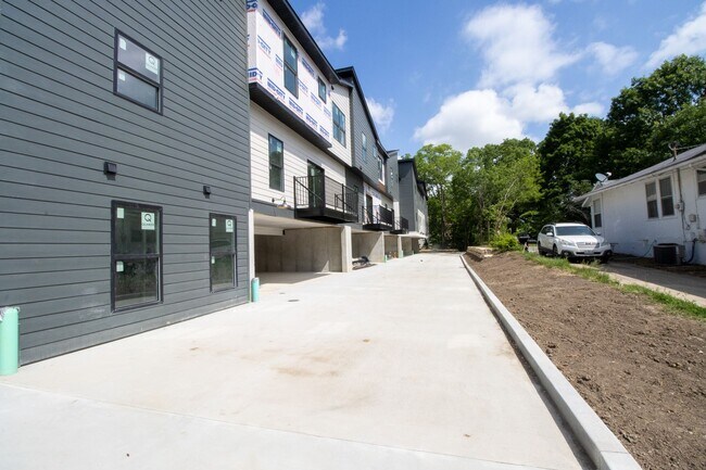 Building Photo - Brand New Construction on East Campus!