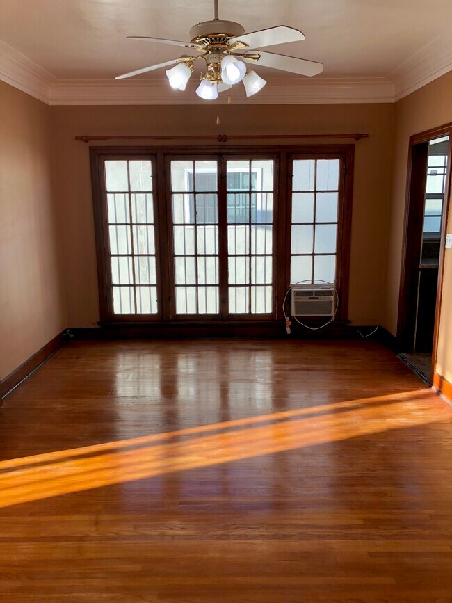 Building Photo - 202 S New Hampshire Ave