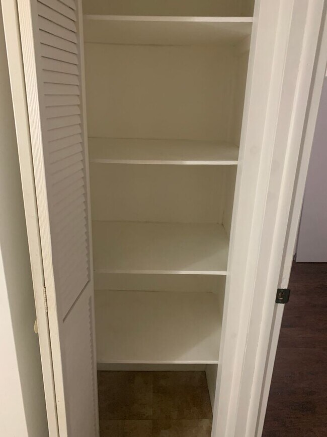 Building Photo - 1st Floor 1 Bed/1Bath,Laundry - West York Borough