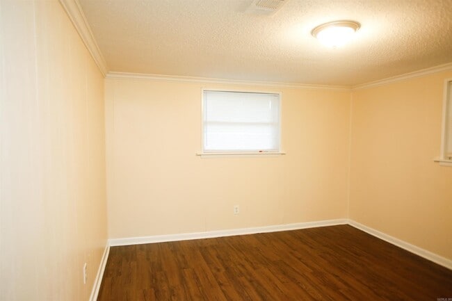 Building Photo - 6914 Juniper Rd