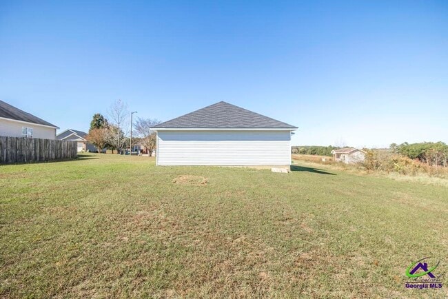 Building Photo - 101 Shasta Dr