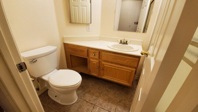 Building Photo - ( ( ( BEAUTIFUL 4 BEDROOM 3 BATH HOUSE!!! ...