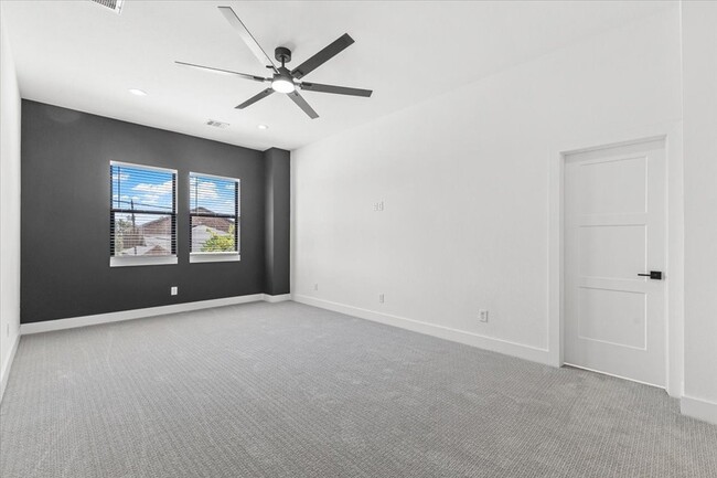 Building Photo - 5110 Longmeadow St