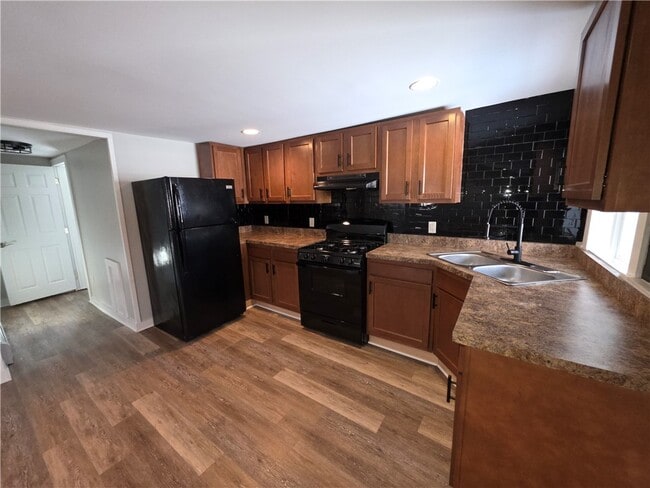 Building Photo - 6360 Ontario Center Rd