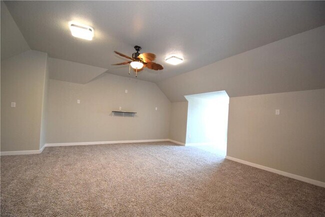 Building Photo - 4004 SW Layton Rd