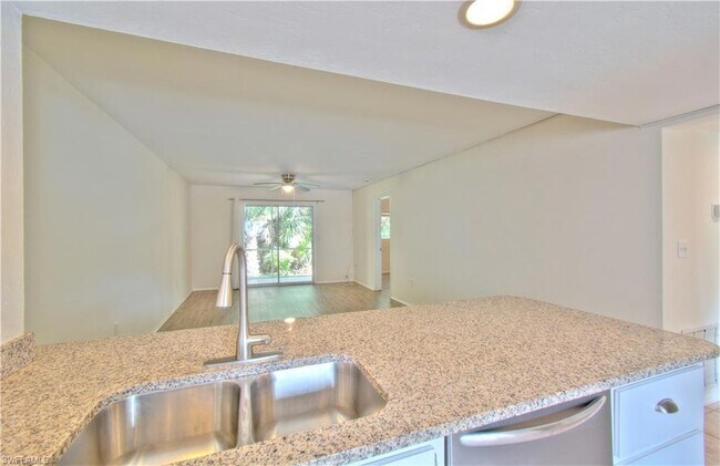 Building Photo - 2385 Naples Trace Cir