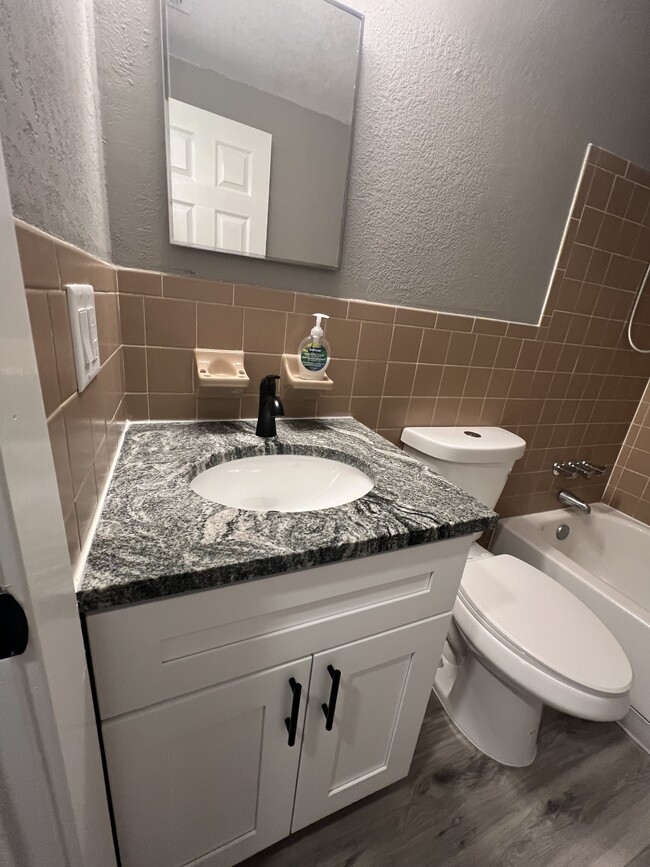 Building Photo - 14830 Atlantic Ave