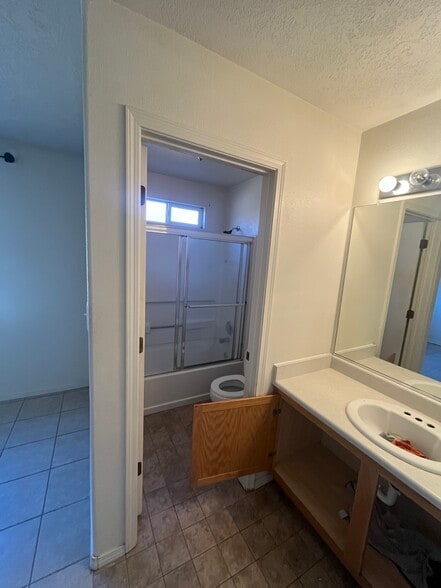 Building Photo - 1301 Villa Chamisa NE