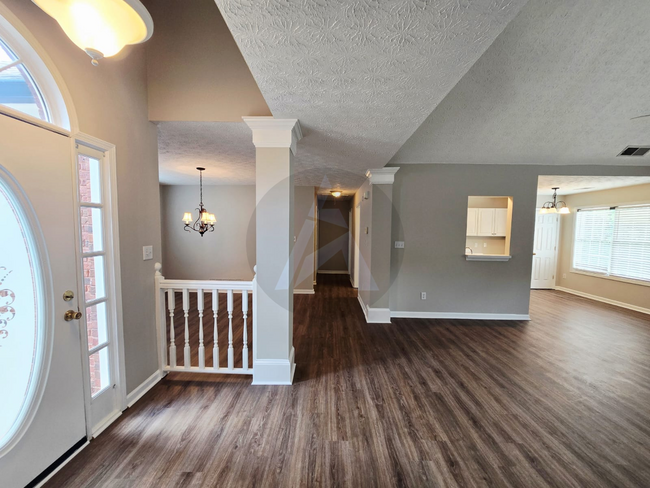 Building Photo - 130 Eagle Glen Dr