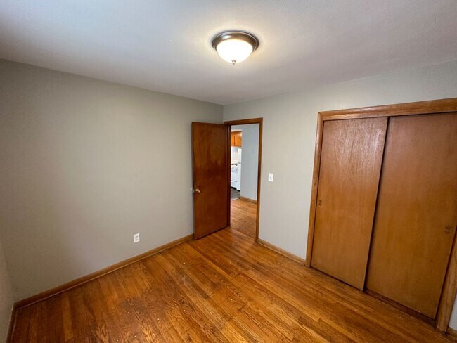 Interior Photo - 7708 W National Ave 16 unit