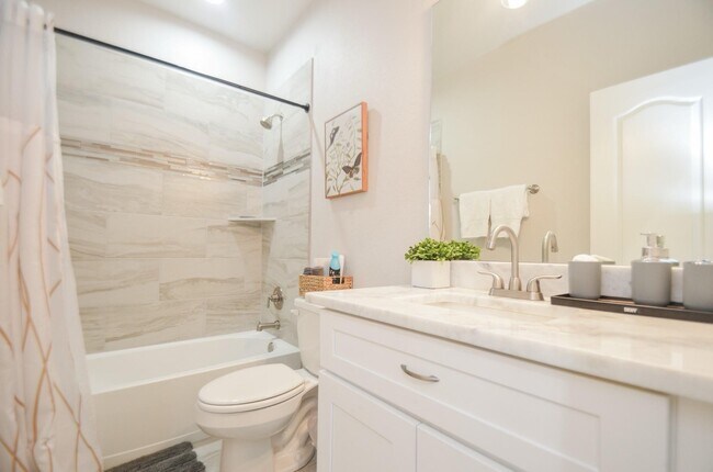 Building Photo - 4511 Reed Rd